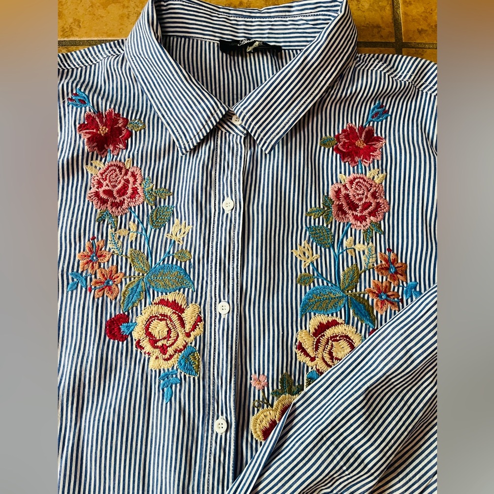 Andree By Unit Striped Cotton Button Front Top W/Embroidery, Roll Sleeves 2X - Picture 2 of 4